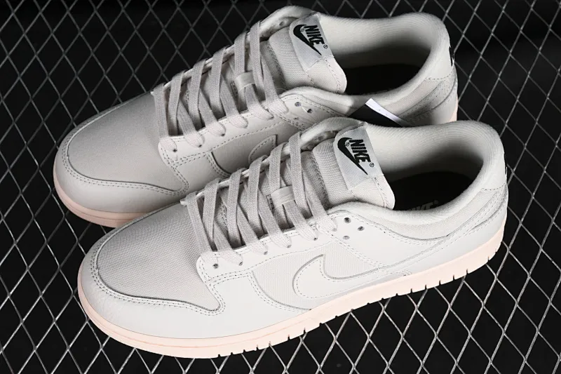 All Categories Nk SB Dunk Series Nk SB Dunk Low Low-top sneakers Nk Dunk Low "Light Orewood Brown" ​Light brown canvas SB low-top sports and leisure sneakers DZ2538-100